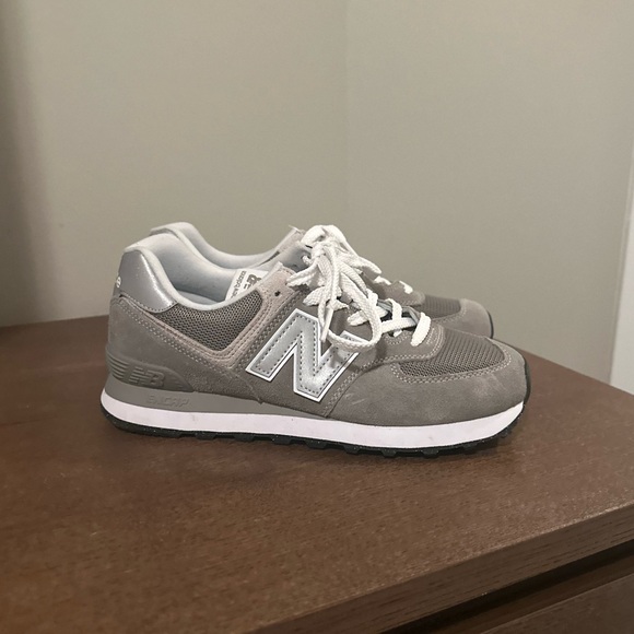 Women’s New Balance 574, Grey and White, Size US 8 - Picture 9 of 17